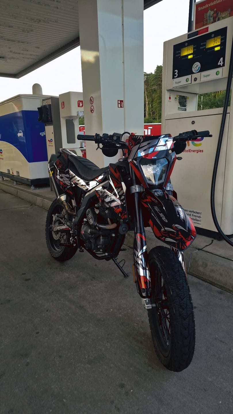 Customer photo review of Savage - Graphics kit