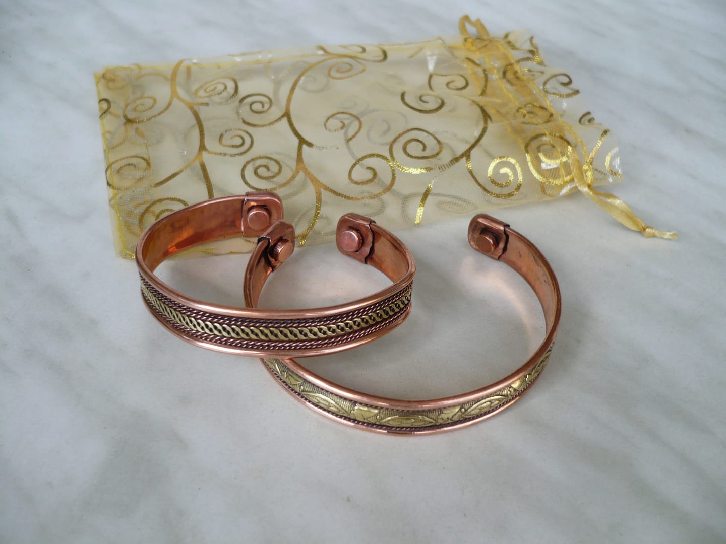 Customer photo review of Magnetisches Kupferarmband (Set mit 2 Stück)