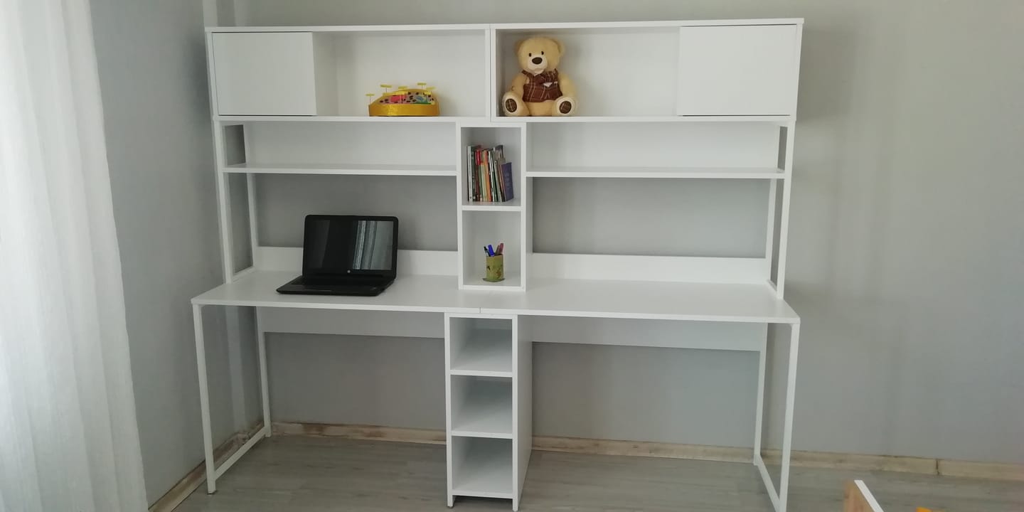 Customer photo review of Rani HA129 İki Kişilik Çok Raflı 2 Kapaklı Çalışma Ofis Bilgisayar Masası Beyaz