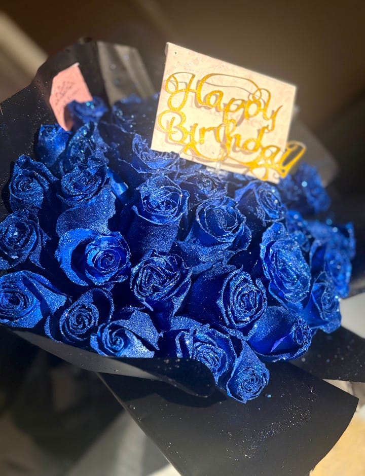 Customer photo review of Glitter Blue Roses