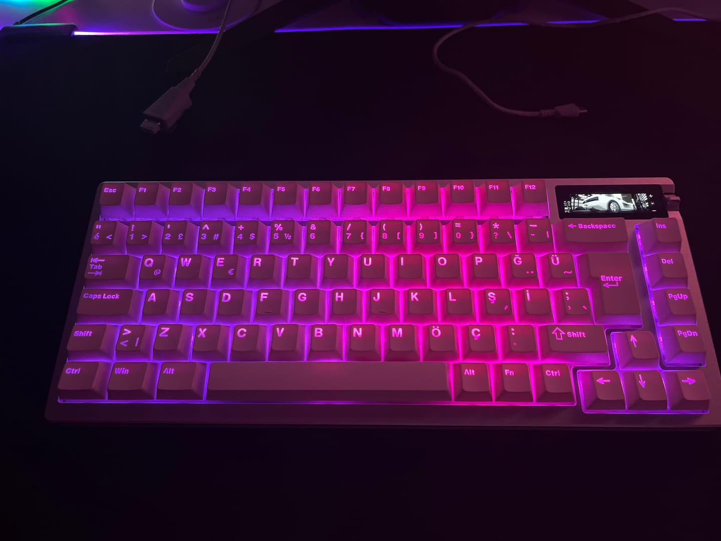 Customer photo review of Wraith Işık Geçirgen Çift Enjeksiyonlu PBT Türkçe Tuş Takımı