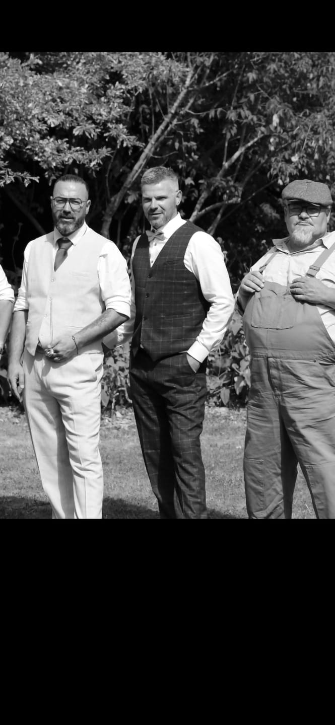 Customer photo review of Three-piece suit Shelby