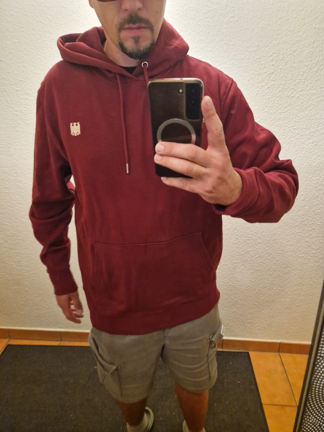 Customer photo review of Heimatliebe Statement - Hoodie - Burgundy