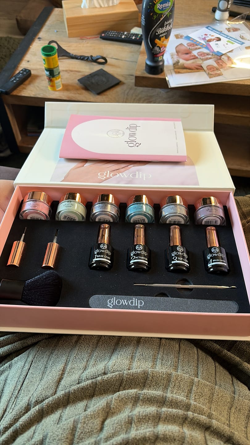 Customer photo review of Glowdip Alles-in-één Manicure Set