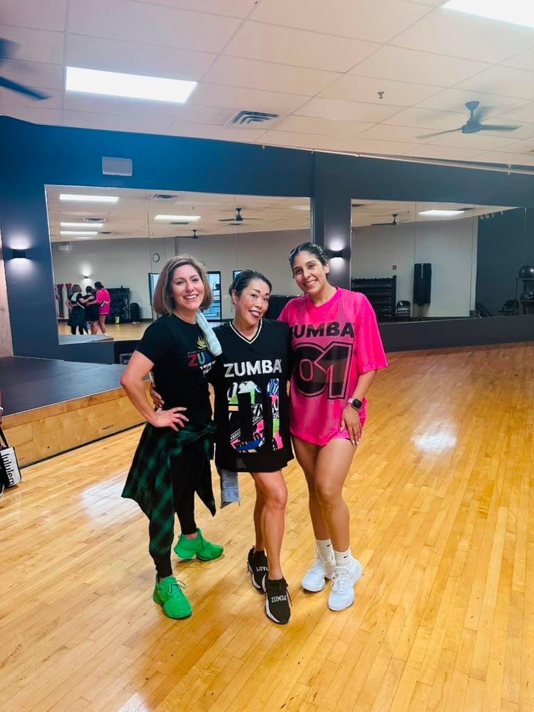 Customer photo review of Ultrabright Oversized Mesh V-Neck Top