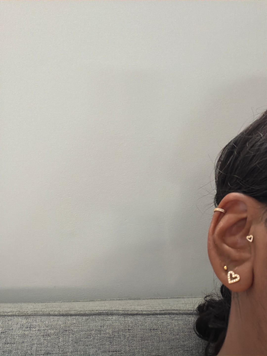 Customer photo review of Shine Heart Ohrstecker | 18K vergoldet