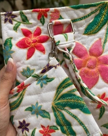 Customer photo review of White Tropical Floral Quilted Shoulder Tote Bag
