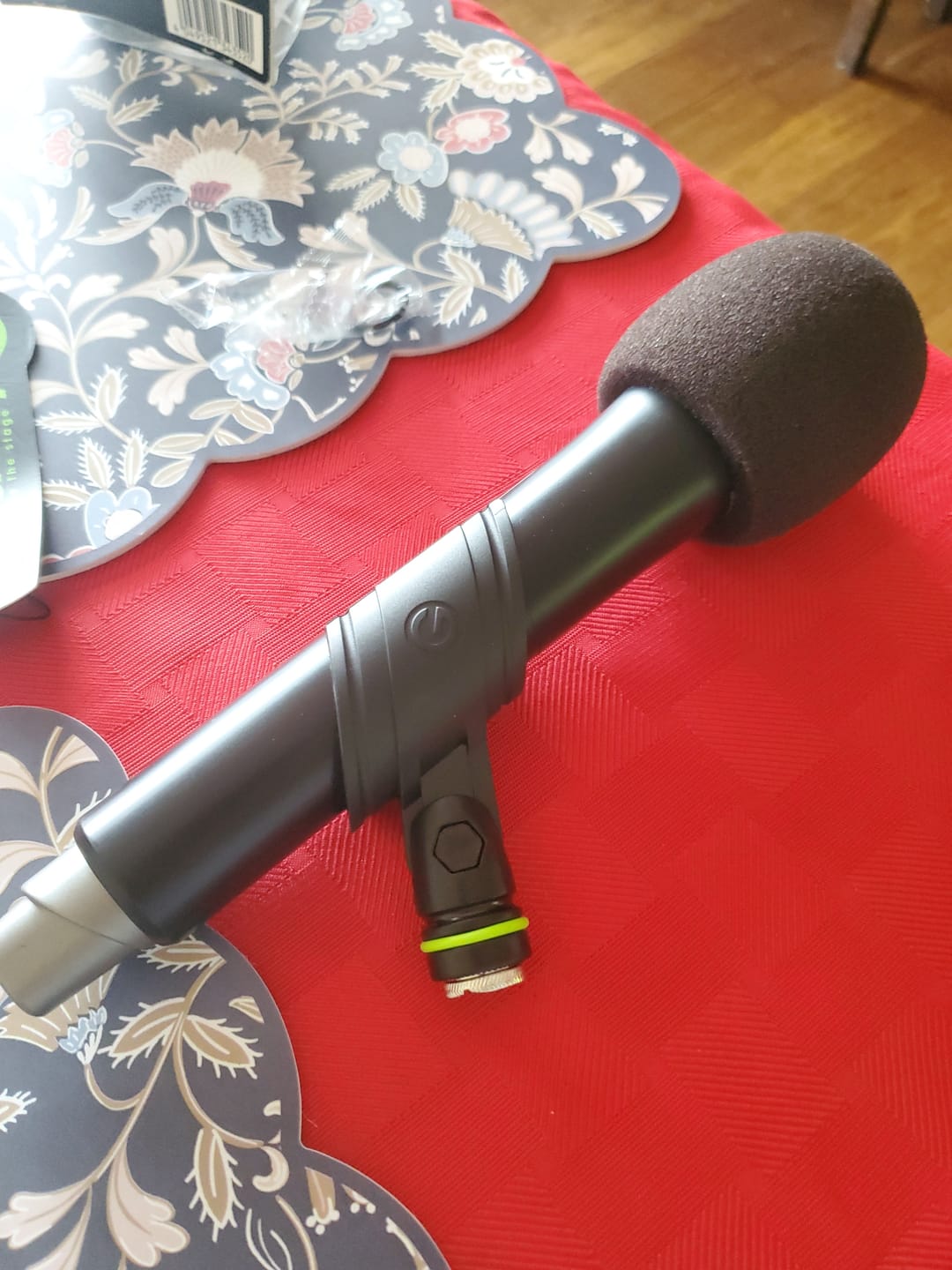 Customer photo review of Gravity GMSCLMP34 Handheld Wireless Microphone Clip