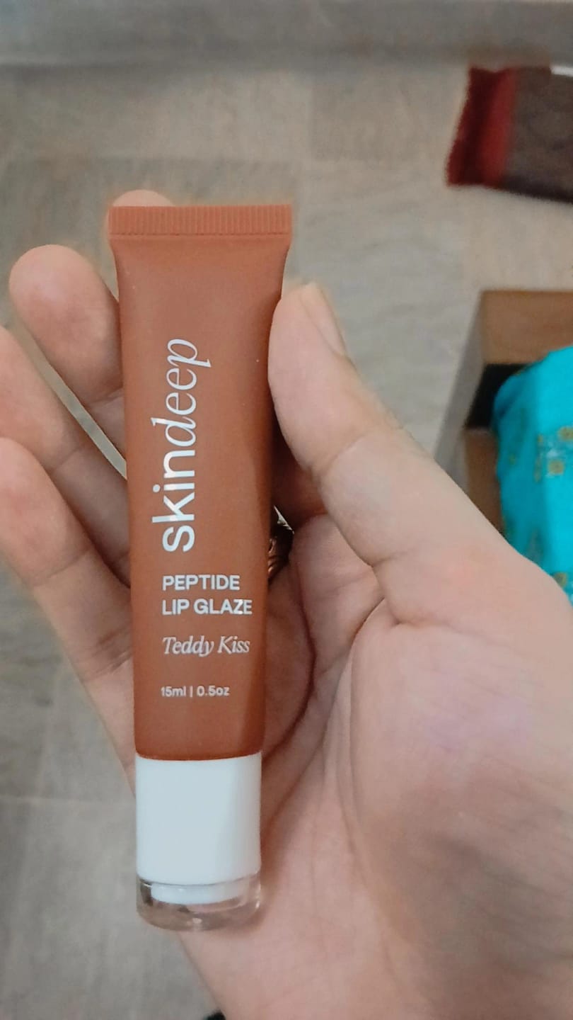 Customer photo review of Peptide Lip Glaze