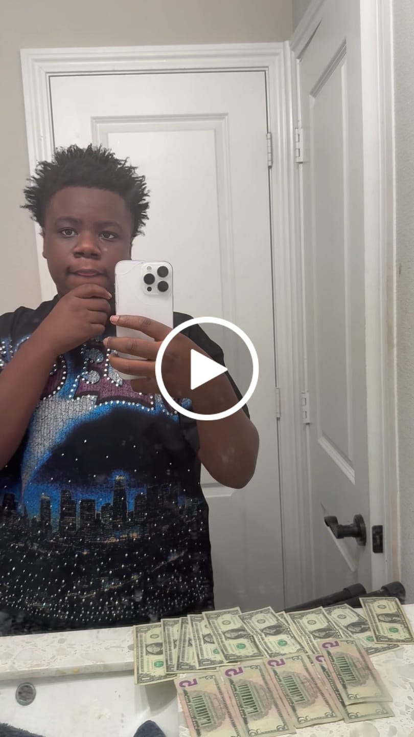 Customer video review of Boxy L.A. Skyline Iced Out Tee-435