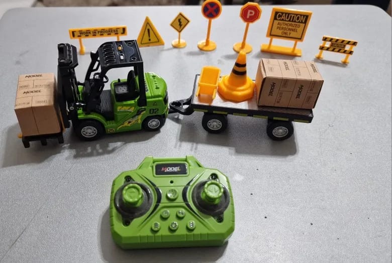 Customer photo review of NanoFleet Pro™ | 1:64 Die-Cast Engineering Desk Rig