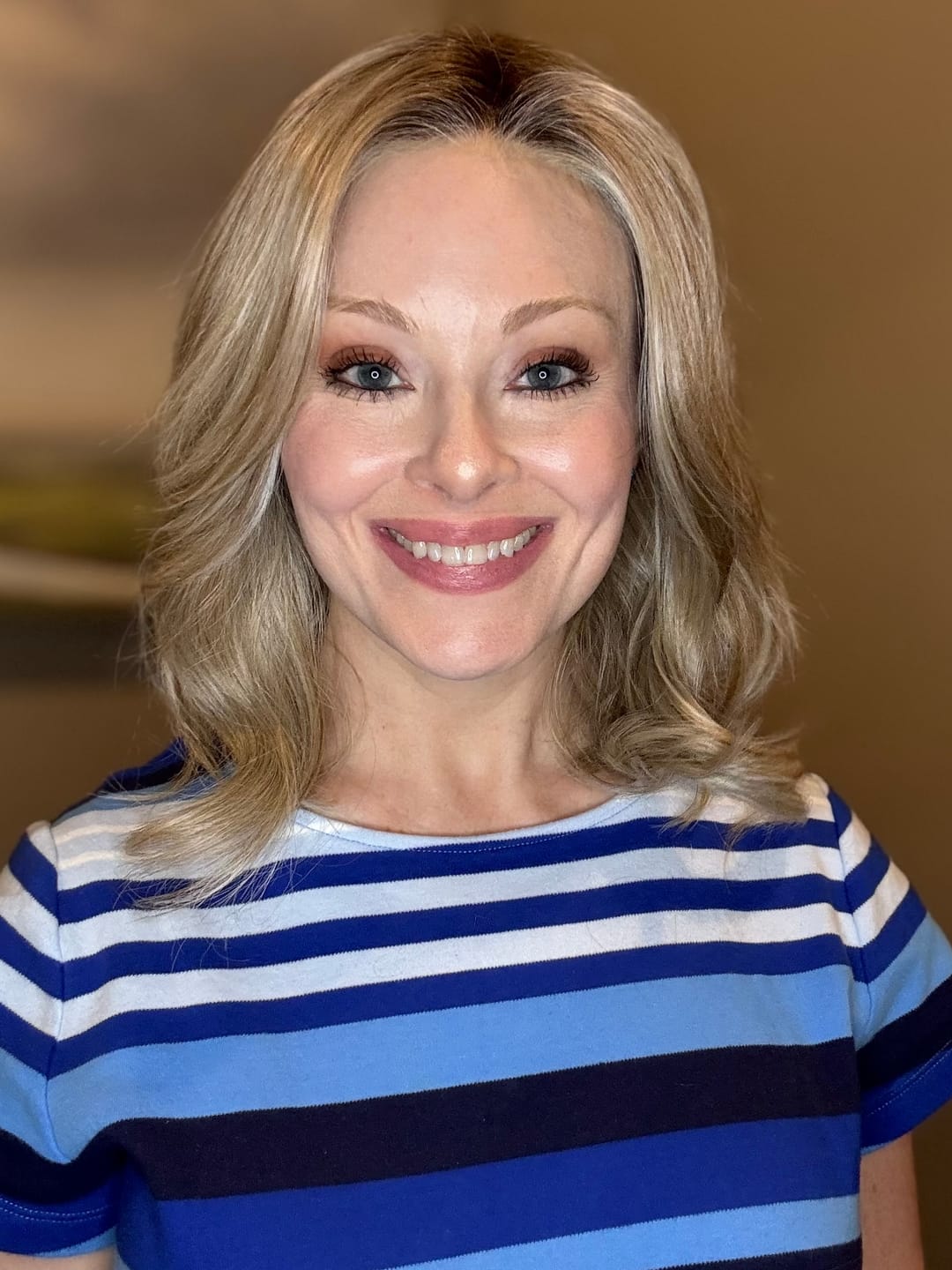 Customer photo review of PERFECTLY POISED - Sandy Blonde