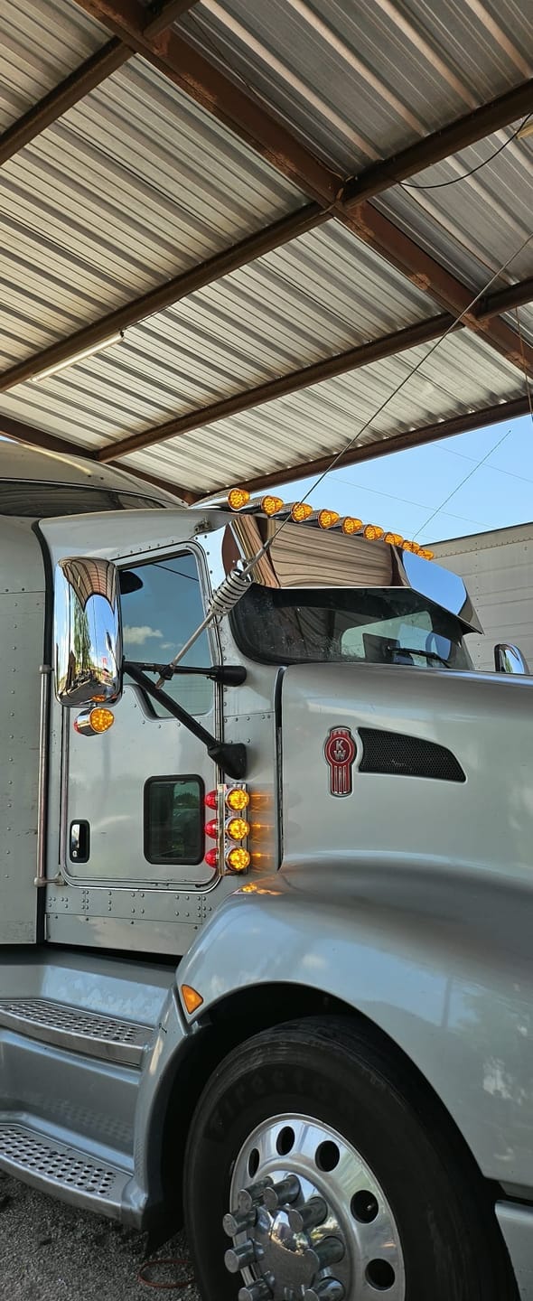 Customer photo review of #39966 19 LED Reflector Grakon 1000 Style Cab Light Kit - Amber LED/Amber Lens