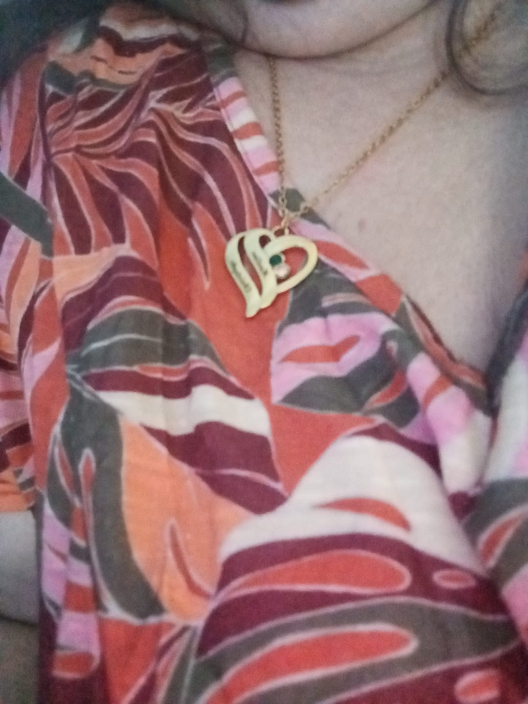 Customer photo review of Collier avec cœurs unis et pierres de naissance