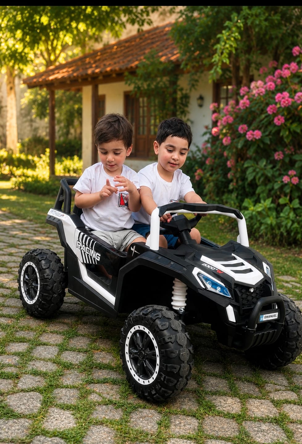 Customer photo review of Carro Elétrico para Criança BUGGY ATV RACING 24v Branco c/ RODAS DE BORRACHA & ASSENTO EM PELE