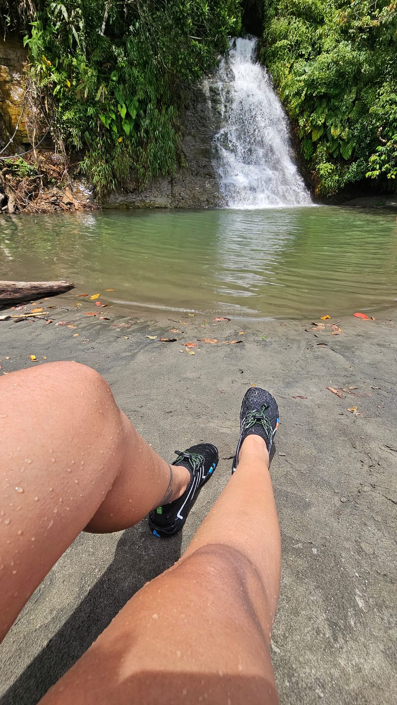 Customer photo review of Negro Coralyno™ - Zapatos acuáticos con cordones