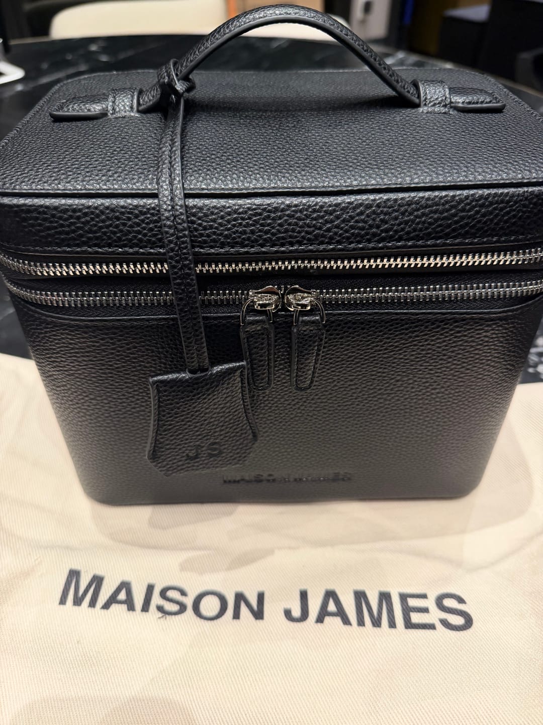 Customer photo review of The Duo Vanity Case