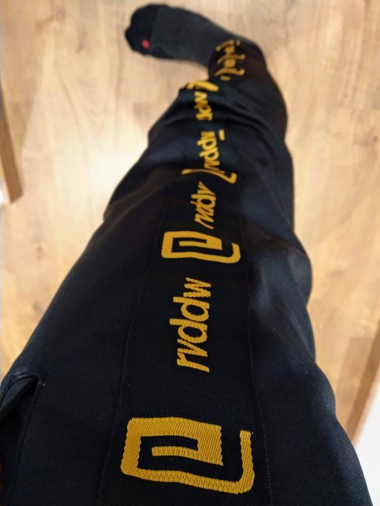 Customer photo review of 4WAY Dry Jogger Pants