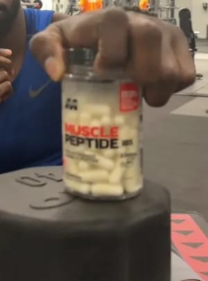 Customer photo review of Suplemento Muscle Peptide 84 capsulas