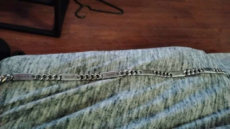 Customer photo review of Collar Cubano Personalizado Multinombre
