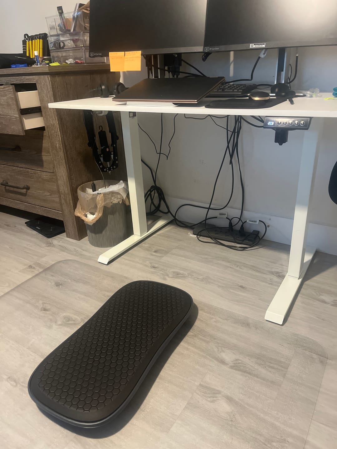 Customer photo review of Plane® Balance Board for Desk and Gyms