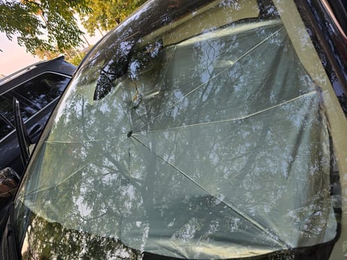 Customer photo review of Parasol Plegable para Coche Tipo Paraguas