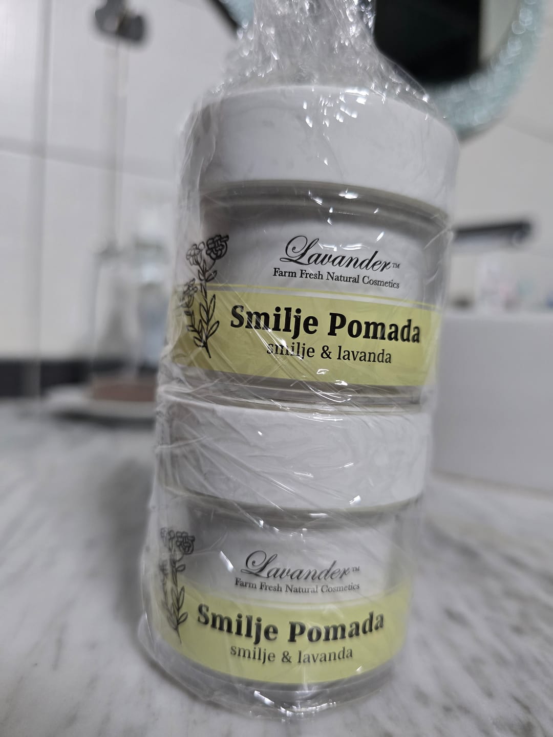 Customer photo review of Pomada Smilje & Lavanda — prirodni balzam protiv bora s hrvatskim smiljem (Helichrysum italicum)