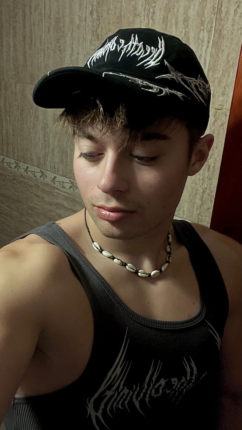 Customer photo review of 937 Embroidered Logo Cap [VOID BLACK]