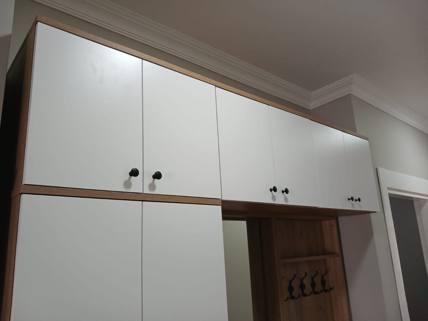 Customer photo review of Rani EA104 Portmanto Çekmeceli Aynalı Raflı Vestiyer Sepet Ceviz - Beyaz