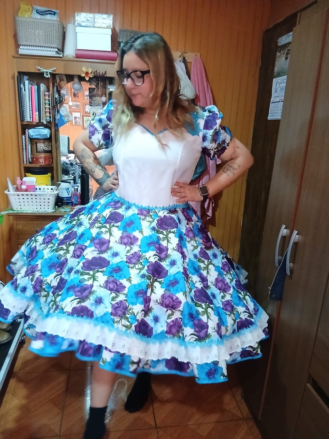 Customer photo review of Vestido china huasa blanco morado y calipso