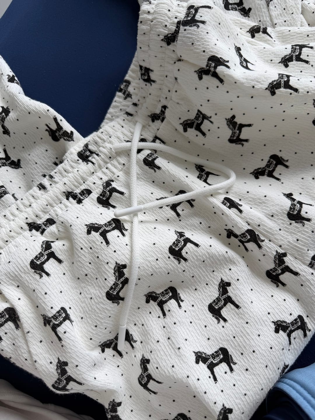 Customer photo review of 0122stepll Horse Print Wide-Leg Lounge Pants