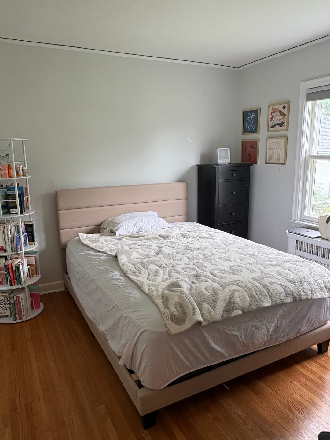 Customer photo review of Flycity 5-Tier White Rotating Bookshelf  With 360 ° Spinning Display