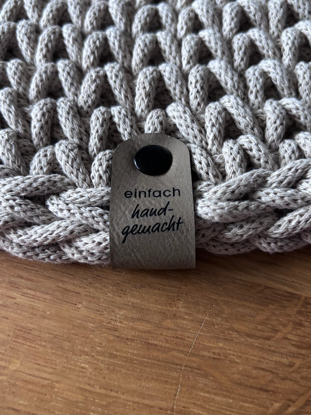 Customer photo review of Personalisierte Labels mit Chicago Screws - Kunstleder-Label mit Schrauben