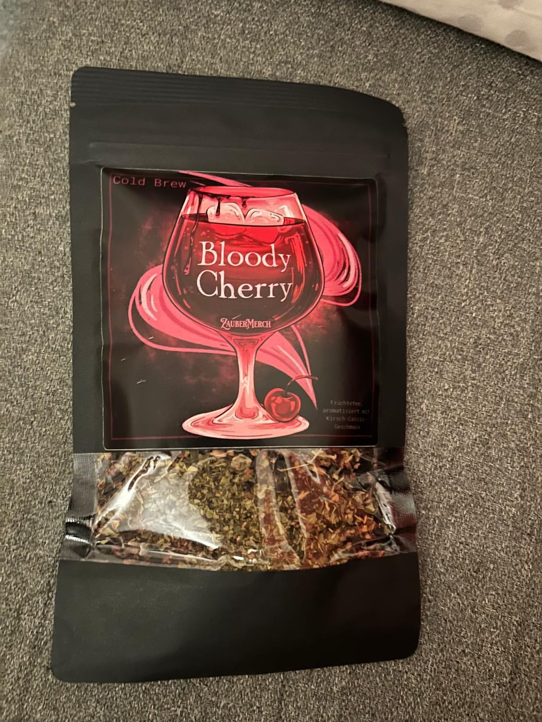 Customer photo review of Bloody Cherry Cold Brew Tee – Kirsch Cassis Eistee