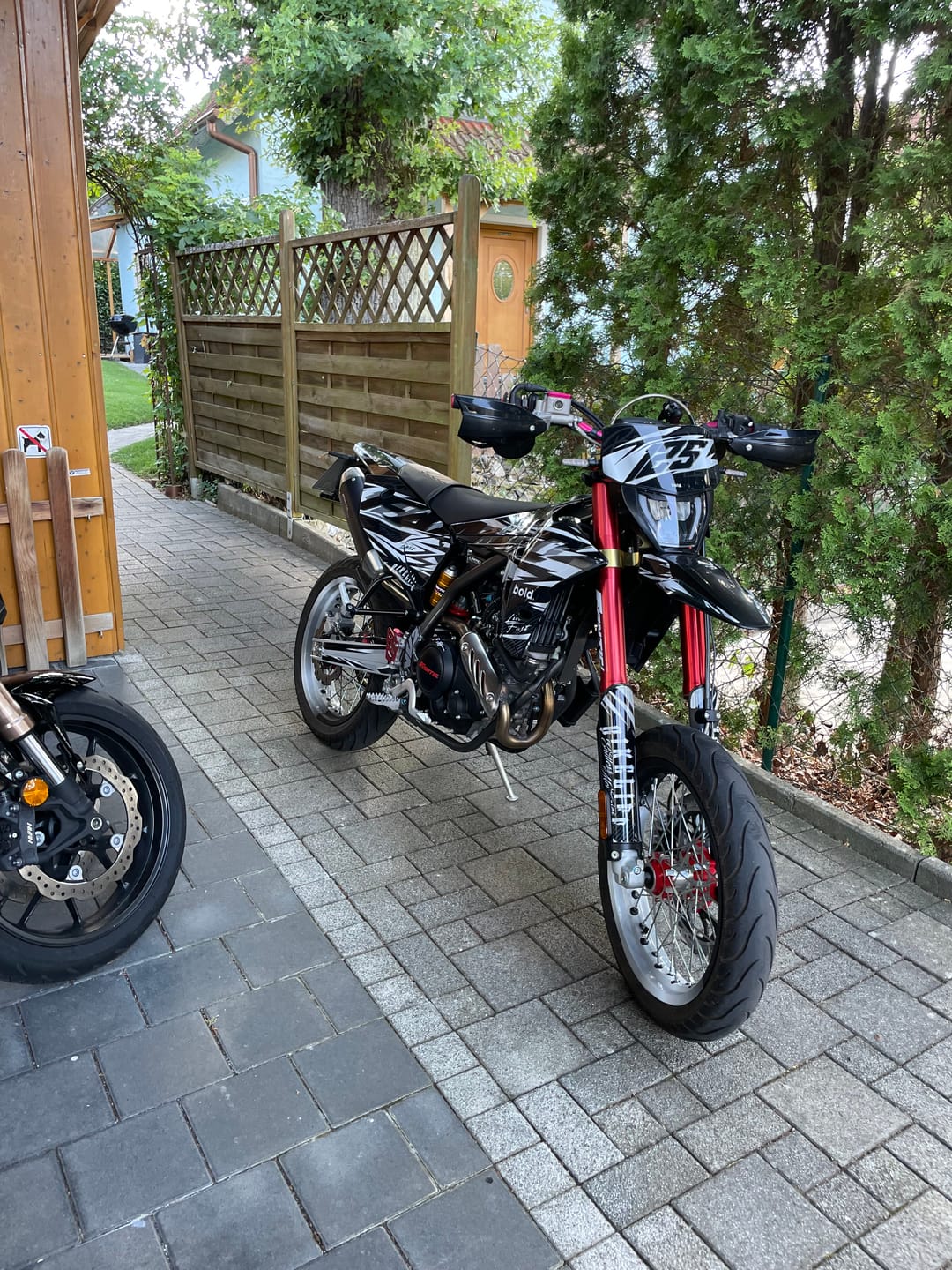 Customer photo review of Phantom - Graphics kit