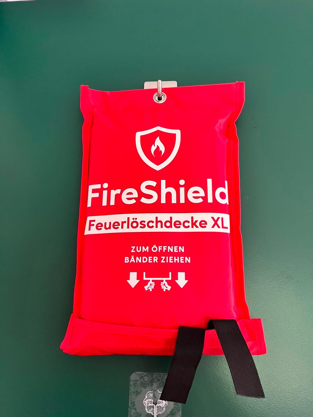 Customer photo review of FireShield - 3-Sekunden Notfall-XL Löschdecke