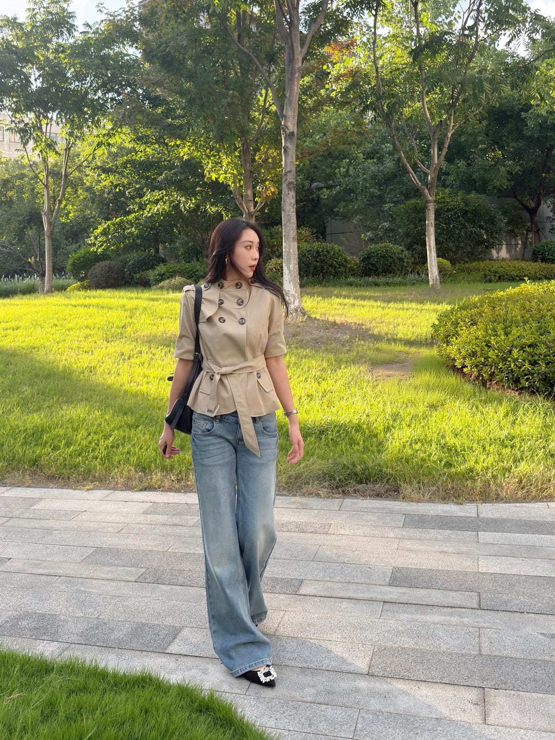 Customer photo review of IAMXIAA Low-Rise Wide-Leg Jeans & Lace-Trim Cropped Top Set