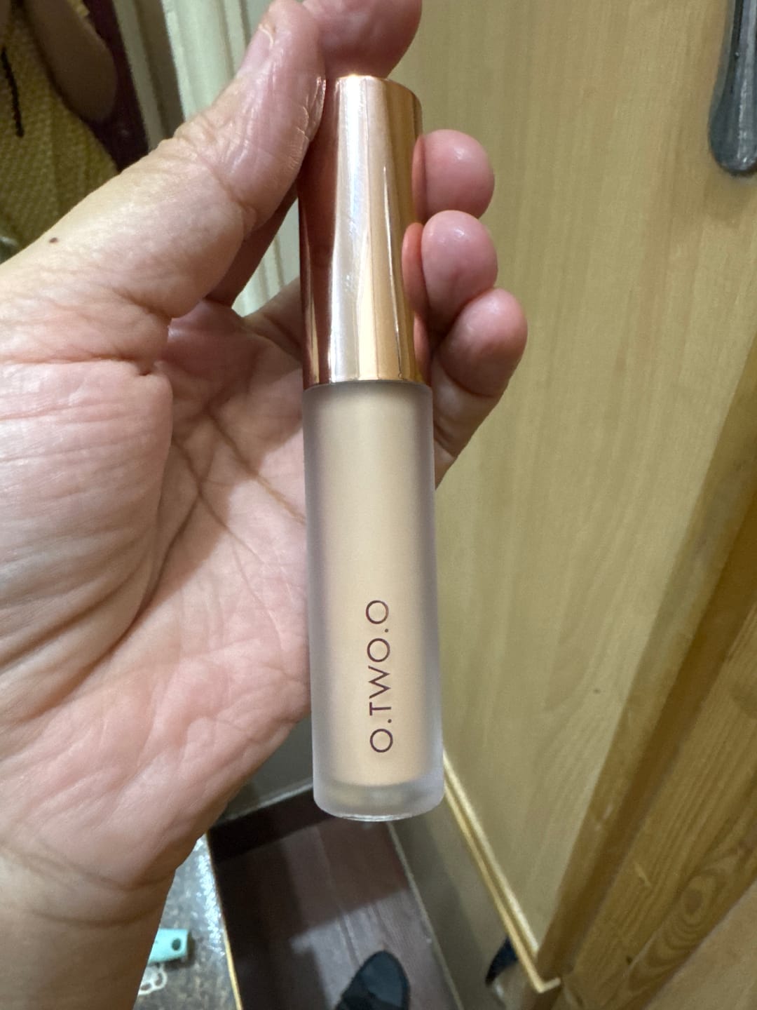 Customer photo review of O.TWO.O HIGH COVERAGE LIQUID CONCEALER