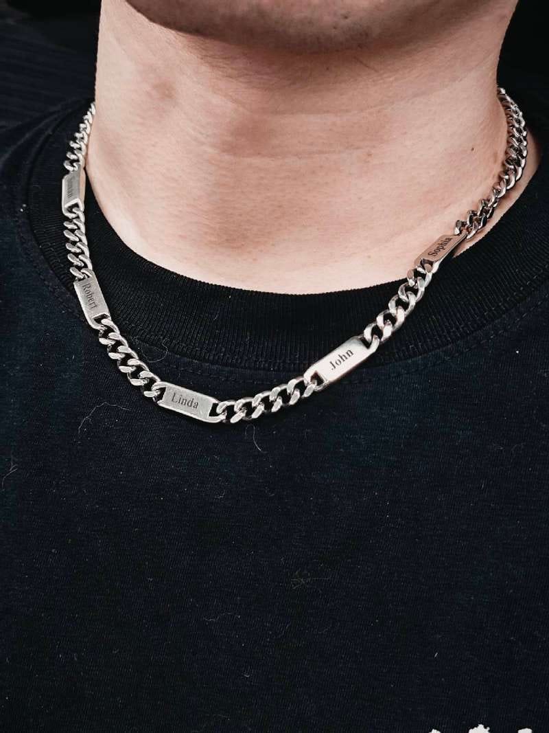 Customer photo review of Collar Cubano Personalizado Multinombre
