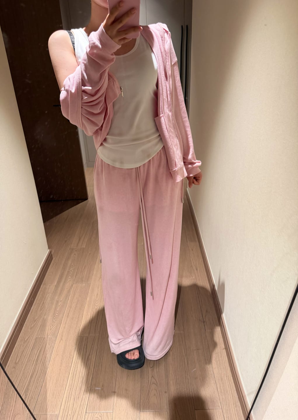 Customer photo review of Rase Le Sol Lightweight Hoodie & Wide-Leg Pants Set