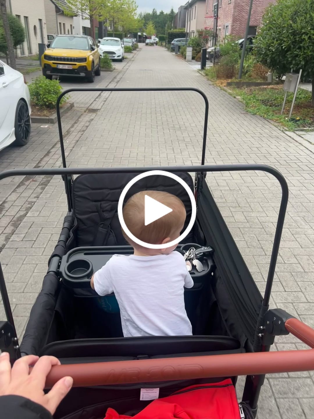 Customer video review of P-Series Luxe 4-zits kinderkar