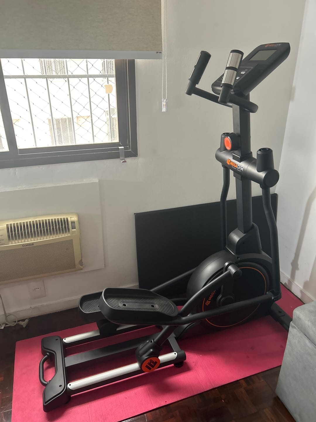 Customer photo review of Aparelho Elíptico Magnético Semiprofissional M5000 | Resistência Magnética | Suporta 120 Kg | 16 Níveis De Resistência