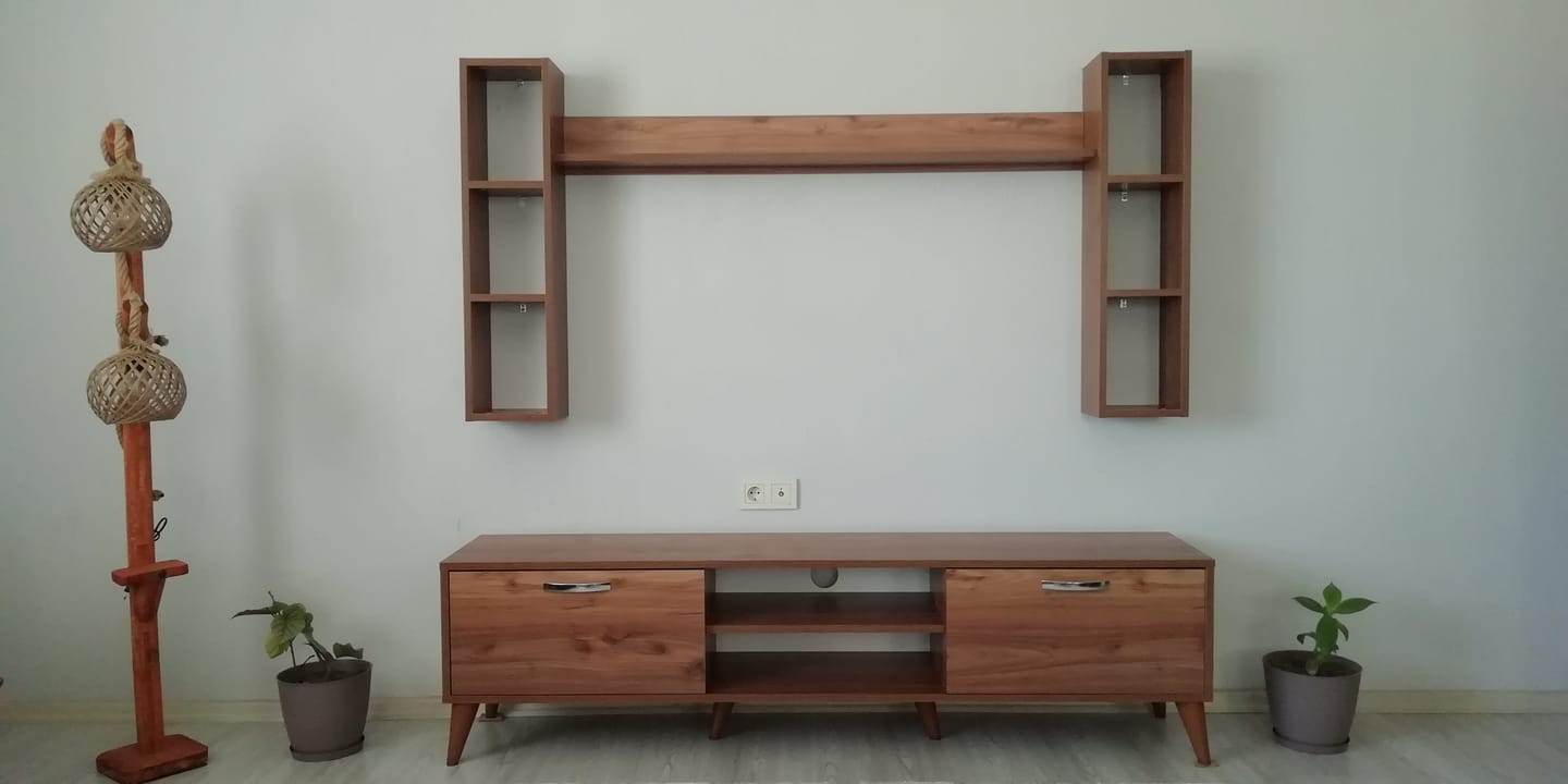 Customer photo review of Rani A9 Duvar Raflı Tv Ünitesi Kitaplıklı Tv Sehpası Duvara Monte Raflı Modern Ayaklı 180 cm Minyatür Ceviz M5