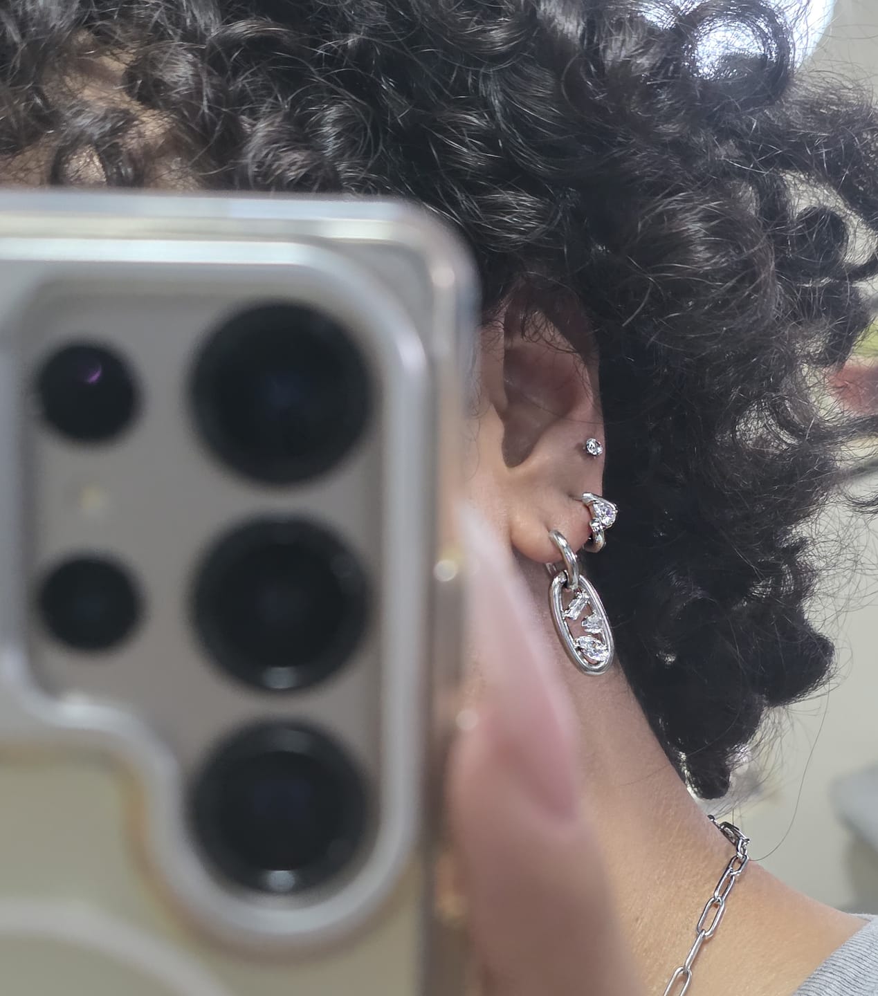Customer photo review of Aretes Rosalie Plata
