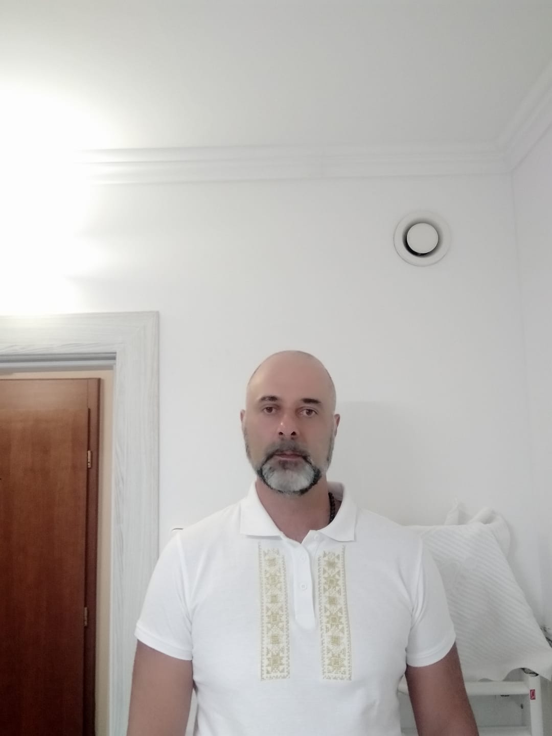 Customer photo review of Тениска с яка "Пазител" - "златна" шевица