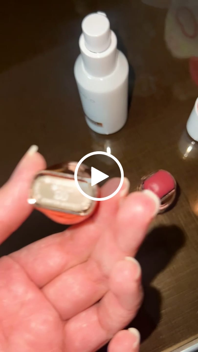 Customer video review of O.TWO.O GLOW COLOR BOUNCE MOUSSE BLUSH