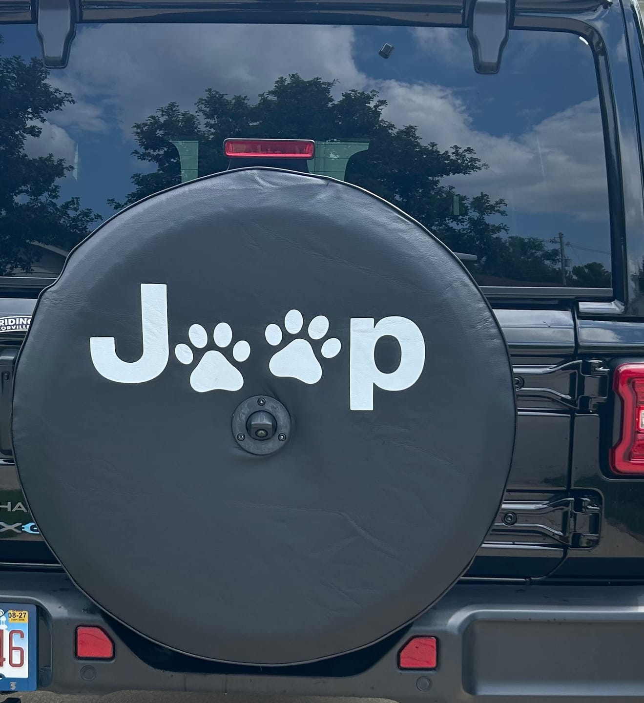Customer photo review of Jeep Paw Tire Cover