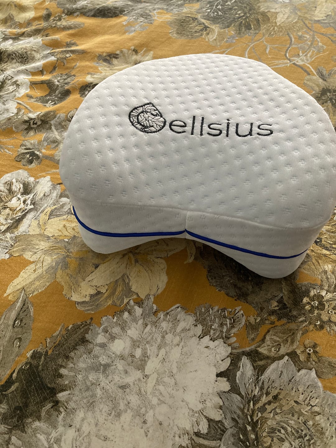 Customer photo review of Coussin Orthopédique Genoux Cellsius - Le secret d'un sommeil sans douleur