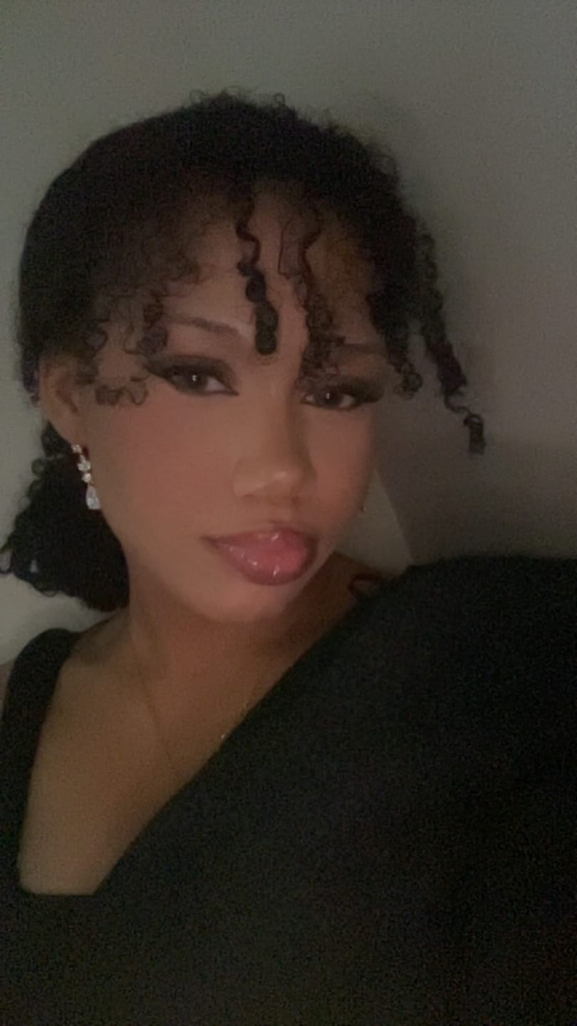 Customer photo review of Eyemoody Royalty Brown | 6 Months, 2 pcs