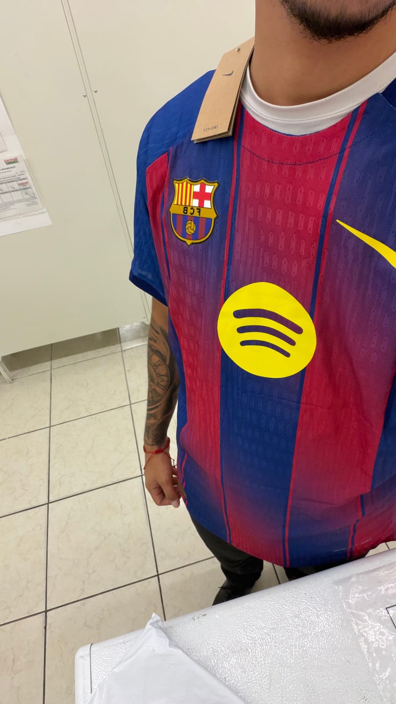 Customer photo review of LAMINE YAMAL 10 - BARCELONA 25/26 LOCAL